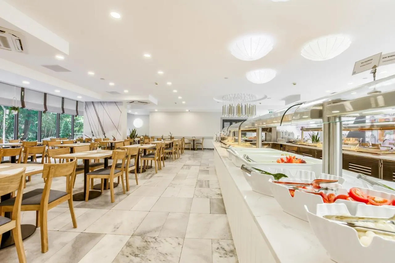 Centrum Zdrowia I Wypoczynku Ikar Колобжег 3*,