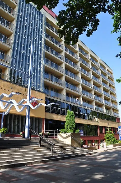 Centrum Zdrowia I Wypoczynku Ikar Колобжег 3*,  Польша